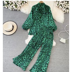 Compleu wild green