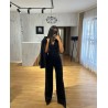 Costum negru cu perle