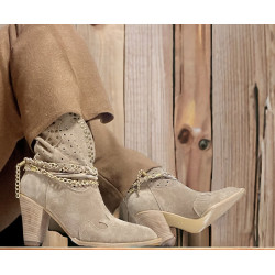Ciocate din pielie intoarsa beige din PIELE NATURALA