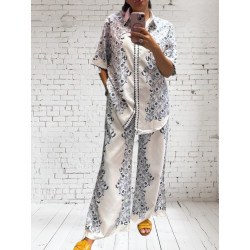Compleu Vivian White and...
