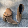 Ciocate din PIELE NATURALA, intoarsa, cu accesoriu