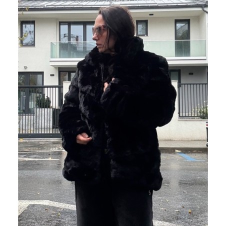 Haina din blana artificiala, neagra, scurta, marime mare