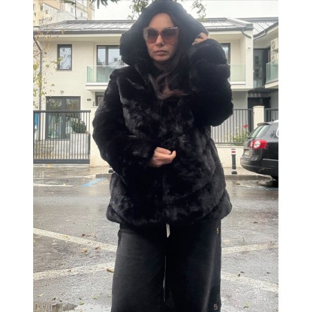Haina din blana artificiala, neagra, scurta, cu gluga, marime mare