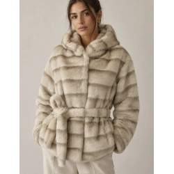 Haina ELEGANSIA blana artificiala cu gluga si capse Beige