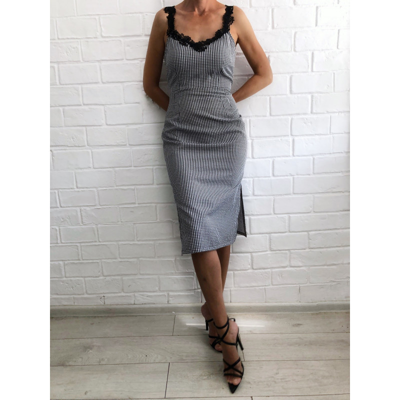 Rochie bodycon cu patratele
