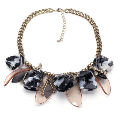 Colier transparent petals